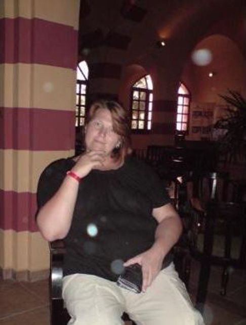 Salut44 - Du suchst eine schlanke Frau? Dann such weiter!