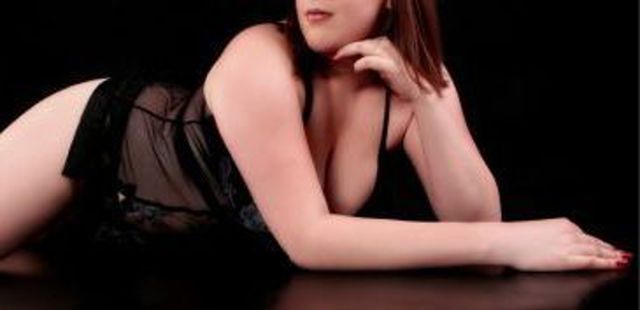 Desire28 - Ich suche eine Beziehung oder Sextreffen mit Männer bis 50!