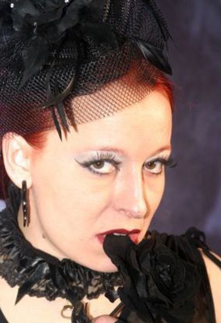 GothicDomina - Ich bin eine Gothic Domina und Du hast mir zu gehorchen!