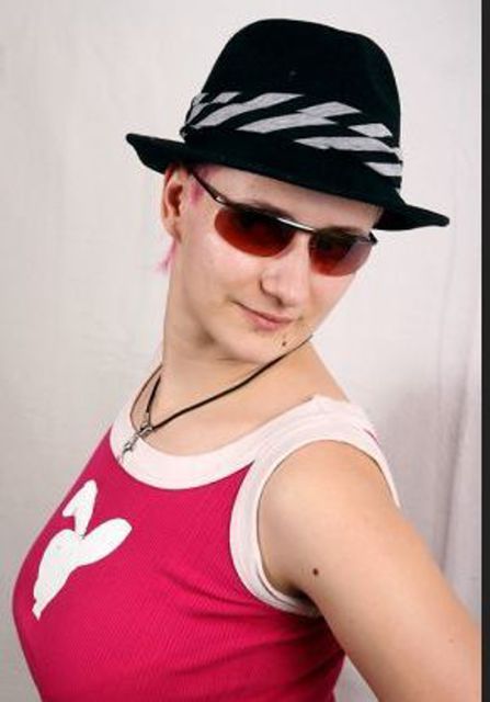 Pinki89 - Bisexuelle Mutter sucht Mann!