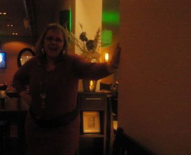 Champagnerglas - Mutter und Oma in einem - aber jung genug für einen Mann!